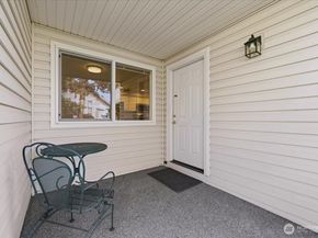 4726 NE 18th Pl B, Renton WA 98059