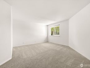 4726 NE 18th Pl B, Renton WA 98059