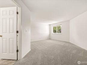 4726 NE 18th Pl B, Renton WA 98059