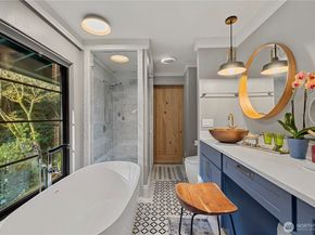 5425 96th Avenue SE, Mercer Island WA 98040