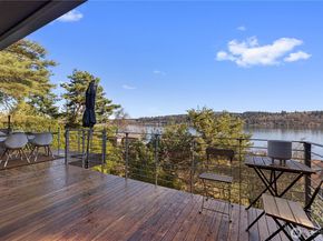 5425 96th Avenue SE, Mercer Island WA 98040