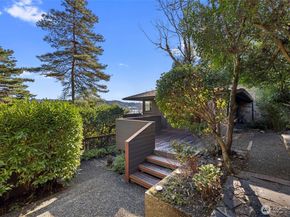 5425 96th Avenue SE, Mercer Island WA 98040