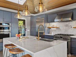 5425 96th Avenue SE, Mercer Island WA 98040