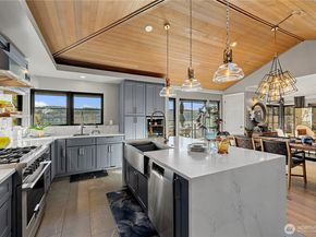 5425 96th Avenue SE, Mercer Island WA 98040