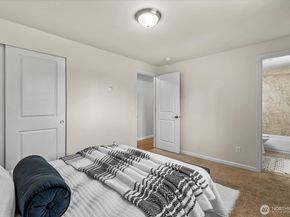 18711 64th Avenue W, Lynnwood WA 98037