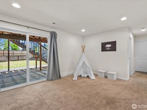 18711 64th Avenue W, Lynnwood WA 98037