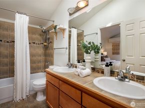 8505 Midvale Avenue N B, Seattle WA 98103