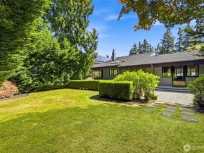 1637 Broadmoor Drive E, Seattle WA 98112