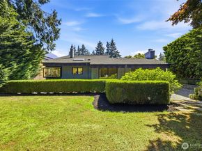 1637 Broadmoor Drive E, Seattle WA 98112