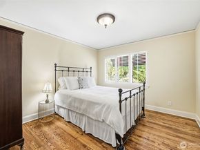 1637 Broadmoor Drive E, Seattle WA 98112