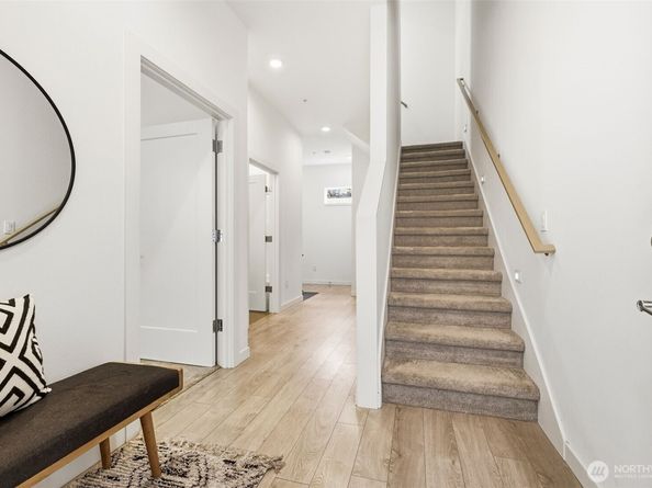 1498 NW 75th Street, Seattle WA 98117