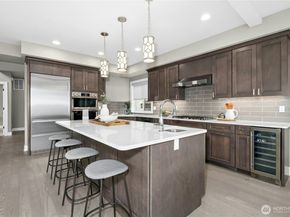 1006 4th Street W, Kirkland WA 98033