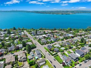 1006 4th Street W, Kirkland WA 98033