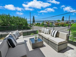 1006 4th Street W, Kirkland WA 98033