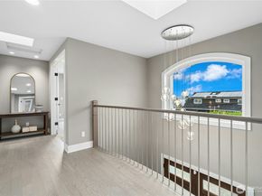 1006 4th Street W, Kirkland WA 98033