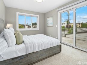 1006 4th Street W, Kirkland WA 98033