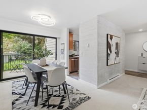 8851 166th Avenue NE D302, Redmond WA 98052