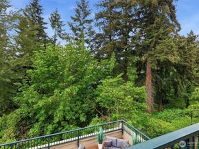 8851 166th Avenue NE D302, Redmond WA 98052