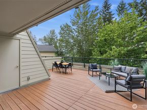 8851 166th Avenue NE D302, Redmond WA 98052