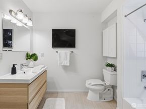 8851 166th Avenue NE D302, Redmond WA 98052