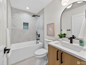 8512 15th Avenue NE, Seattle WA 98115