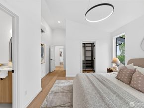 8512 15th Avenue NE, Seattle WA 98115