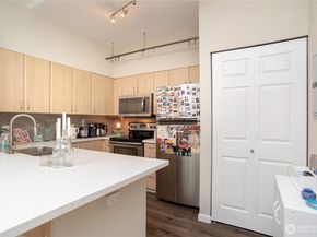 812 5th Avenue N 102, Seattle WA 98109