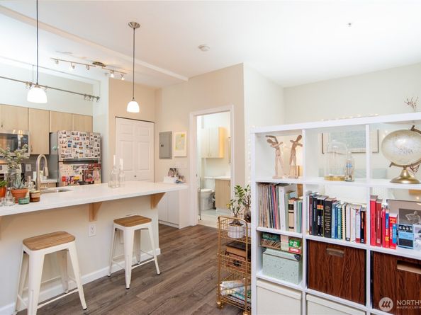 812 5th Avenue N 102, Seattle WA 98109