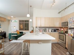 812 5th Avenue N 102, Seattle WA 98109