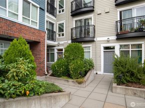 812 5th Avenue N 102, Seattle WA 98109