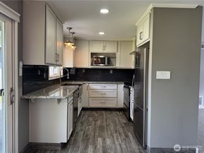 15735 SE 117th Avenue, Renton WA 98058