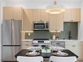 6223 9th Avenue NE, Seattle WA 98115