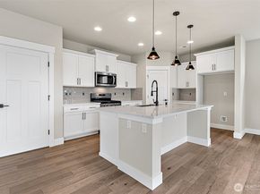 19129 Meridian Drive SE CW19, Bothell WA 98012