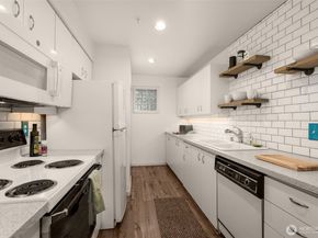 1504 Aurora Avenue N 210, Seattle WA 98109