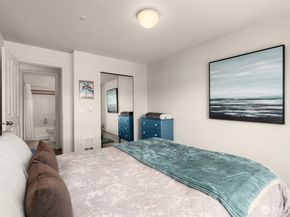 1504 Aurora Avenue N 210, Seattle WA 98109