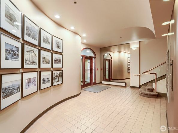 2700 4th Avenue 301, Seattle WA 98121