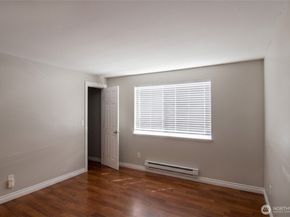 16817 Larch Way E105, Lynnwood WA 98037
