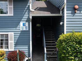 16817 Larch Way E105, Lynnwood WA 98037