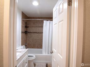 16817 Larch Way E105, Lynnwood WA 98037