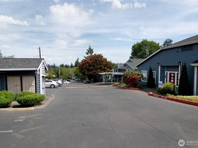 16817 Larch Way E105, Lynnwood WA 98037