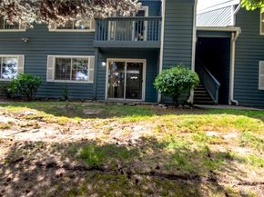 16817 Larch Way E105, Lynnwood WA 98037