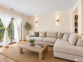 10840 NE 35th Place 2, Bellevue WA 98004