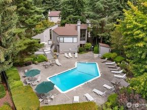 10840 NE 35th Place 2, Bellevue WA 98004