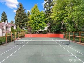 10840 NE 35th Place 2, Bellevue WA 98004