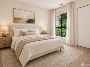 10840 NE 35th Place 2, Bellevue WA 98004
