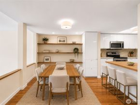 10840 NE 35th Place 2, Bellevue WA 98004