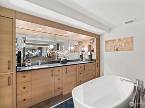 1958 Harvard Avenue E 201, Seattle WA 98102