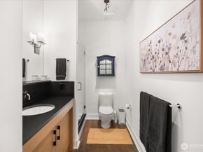 1958 Harvard Avenue E 201, Seattle WA 98102