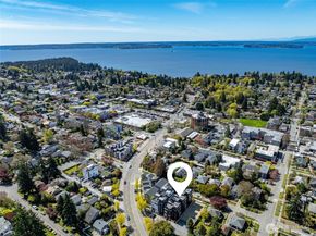 6318 41st Avenue SW D, Seattle WA 98136