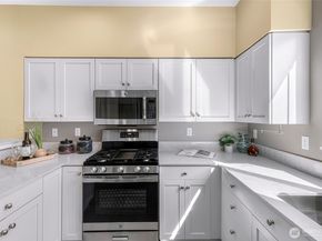 9067 161st Court NE 2704, Redmond WA 98052